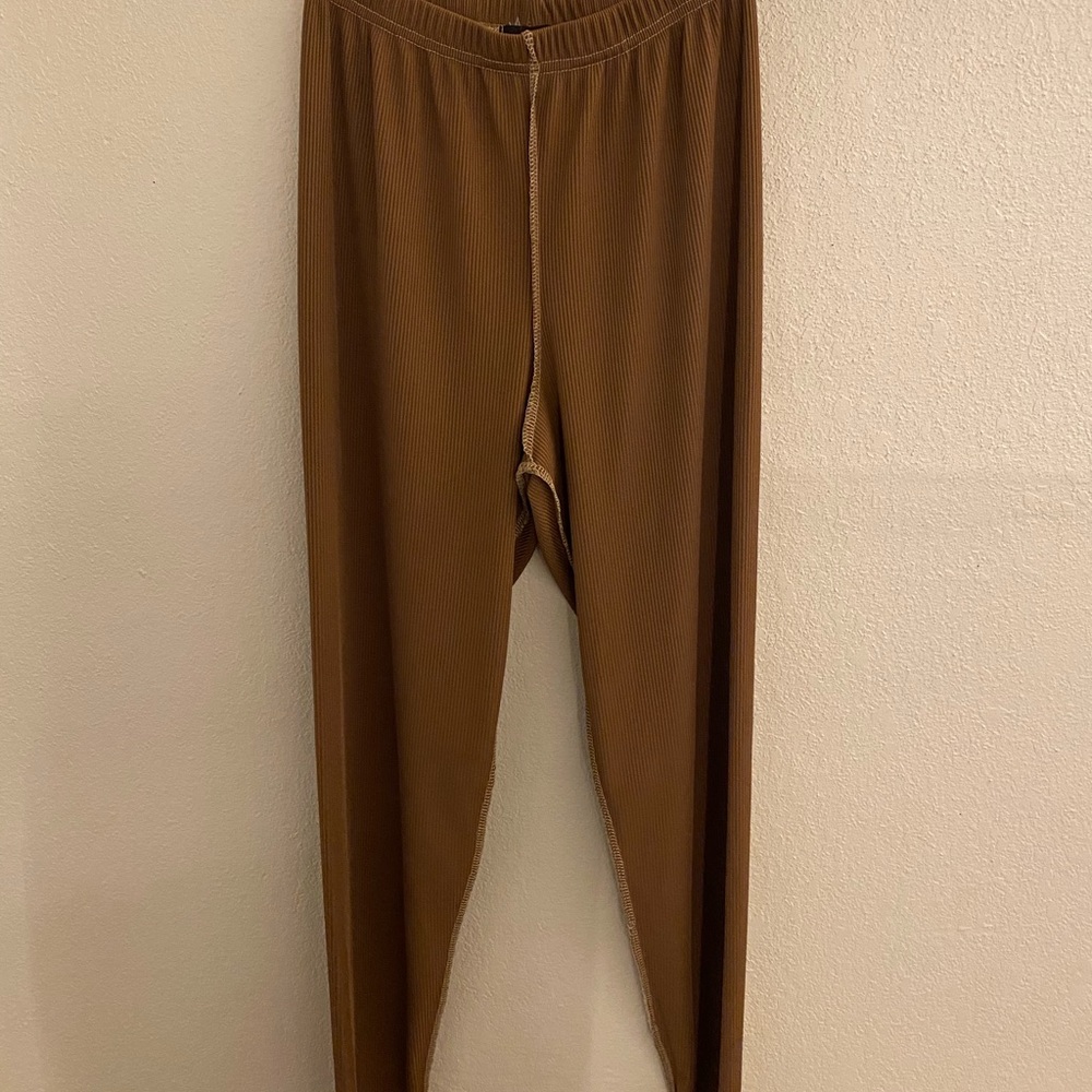 Brown Rib Legging - Picture 2 of 4